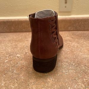 Vince Camuto - brown leather- never worn